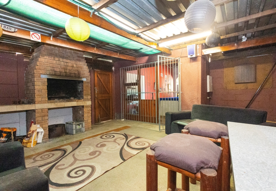 3 Bedroom Property for Sale in Peerless Park West Western Cape